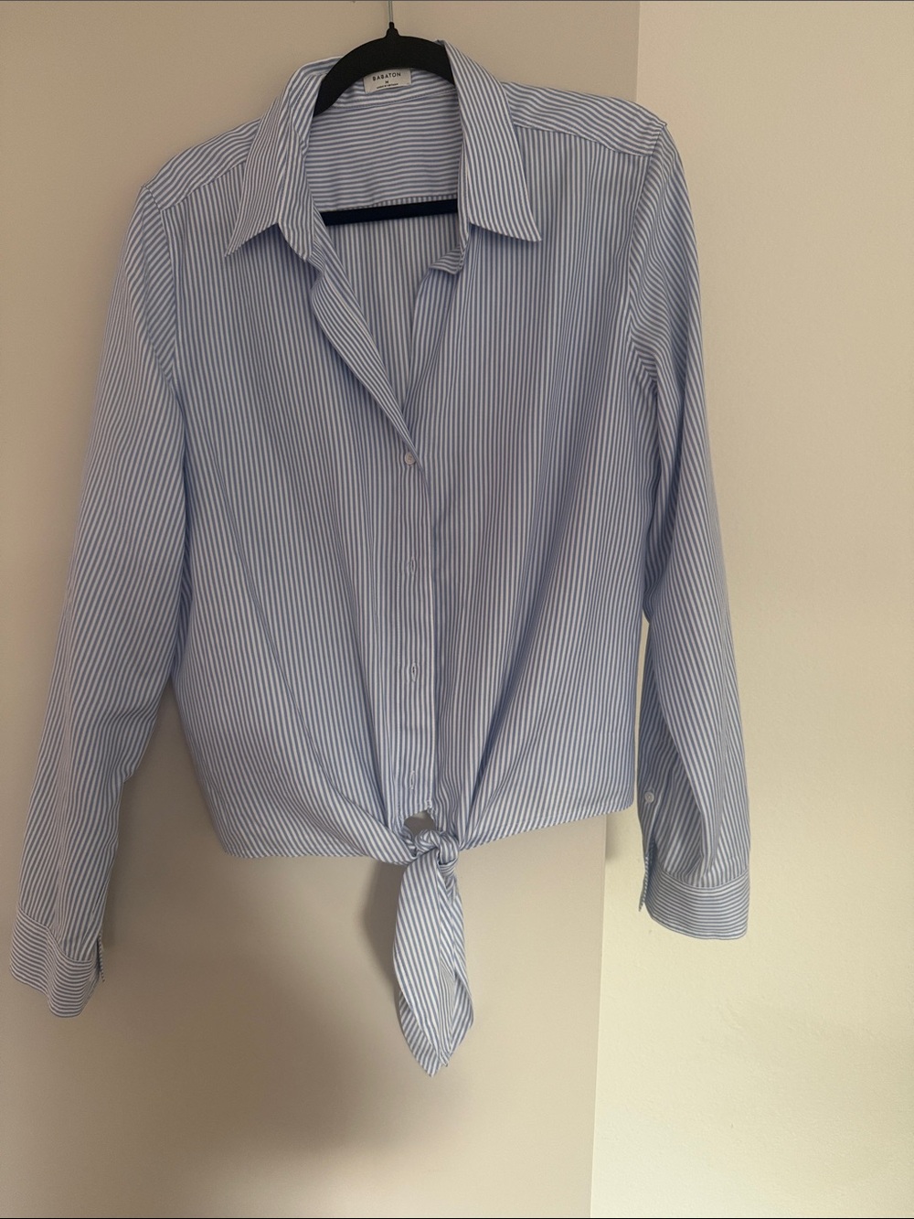 Babaton front tie top